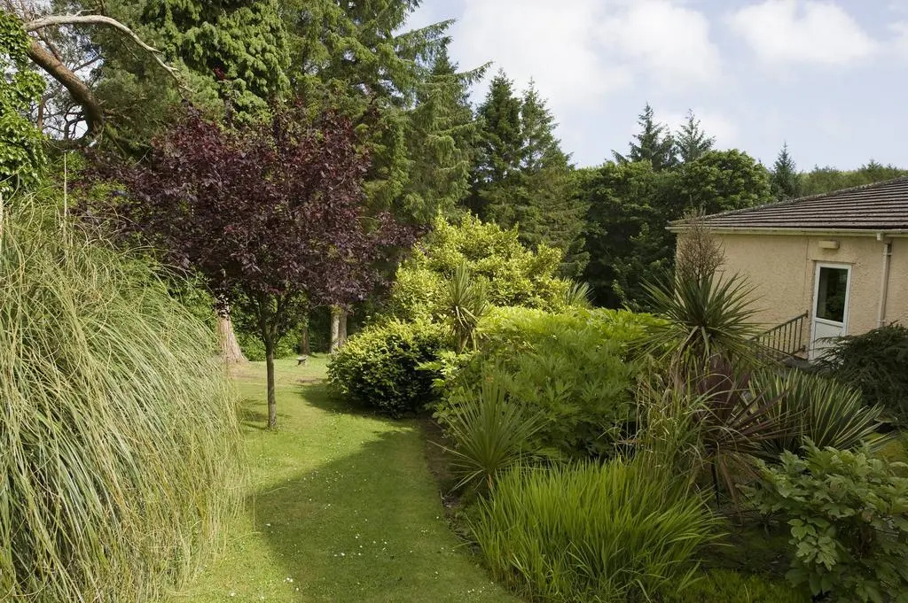 Cwmwennol Country House