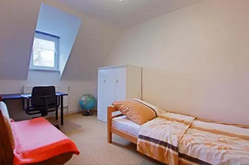 4 Private Single Rooms (4791)