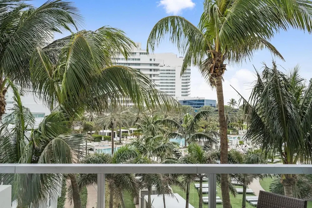 Junior Suite 2 At Sorrento Residences- Miami Beach 1 Bedroom Home by RedAwning