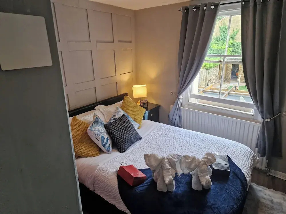 Charming 1-bed Studio Annex,parking,kitchen,wifi