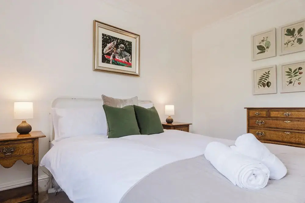 Stylish Townhouse Annexe Cheltenham