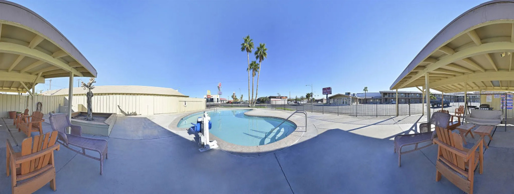 Crown Motel