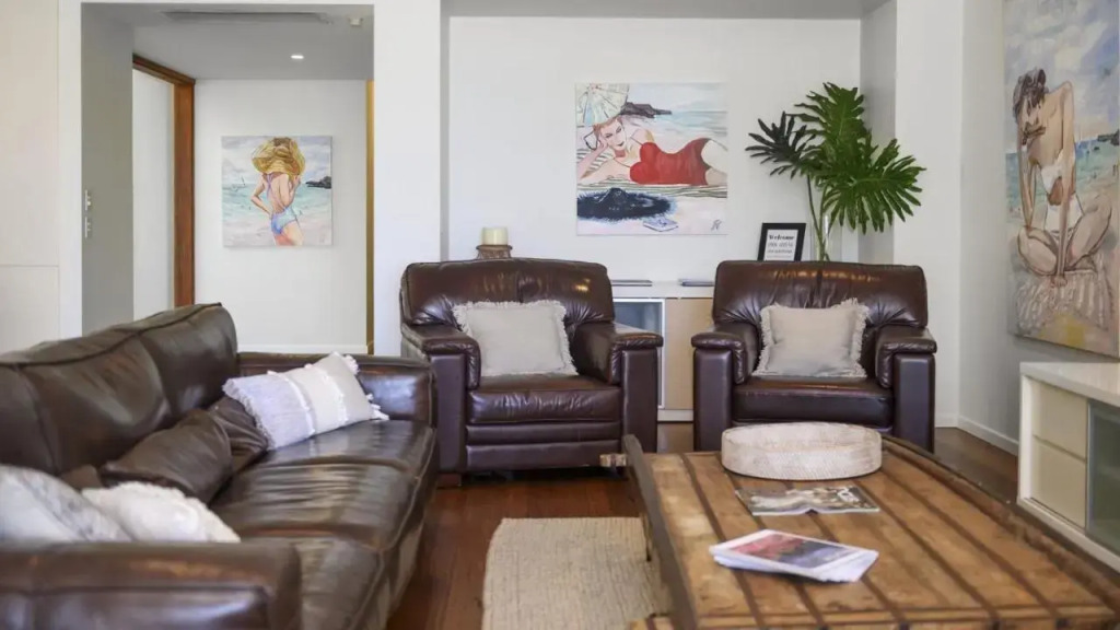 Liapari Beach House