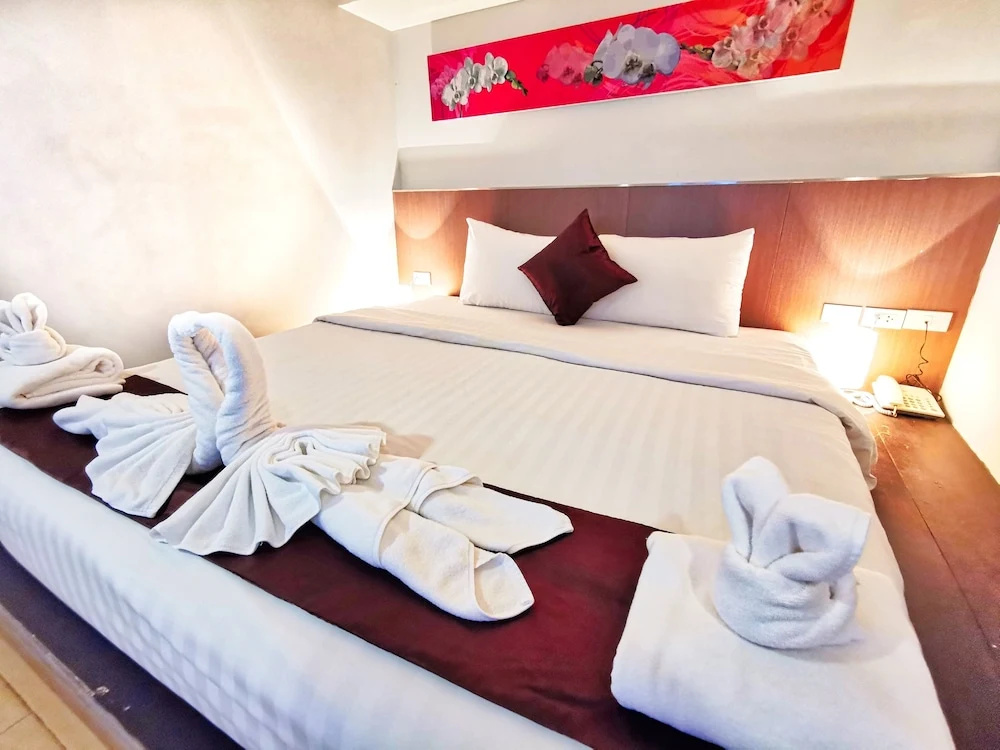Scandia Beach Hotel - Soi 7 Best Location - 200m to Beach next to Food Market