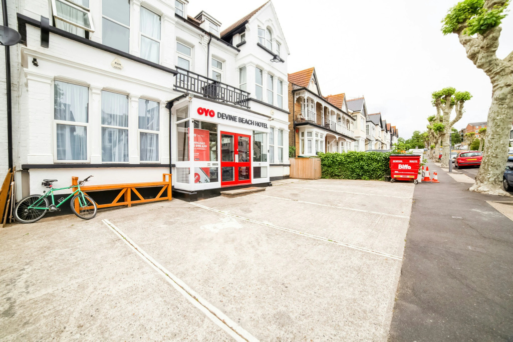 Devine Beach Hotel, Westcliff Southend-On-Sea