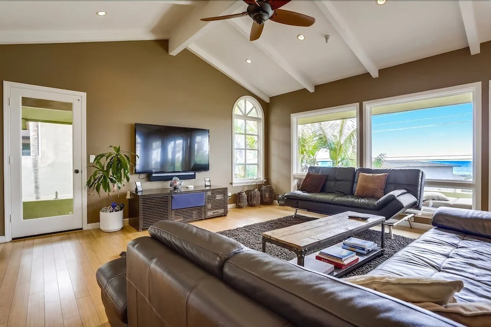 Grandview 3 Bedrooms 2.5 Bathrooms Home