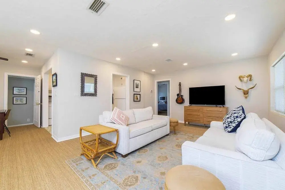 Charming St Augustine Home ~ 1 Mi to Dtwn!