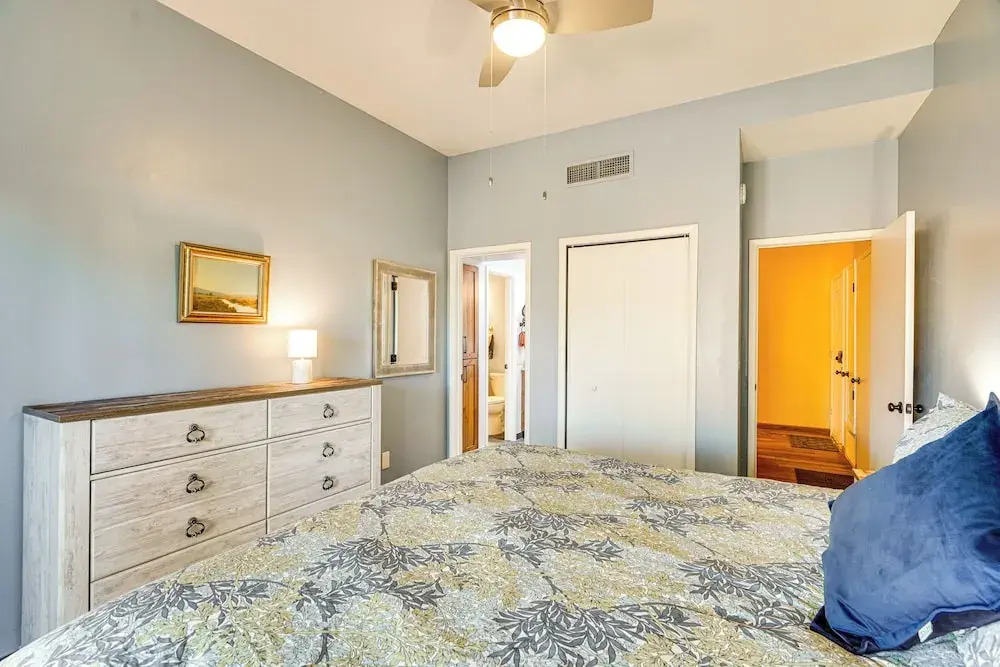 12 Mi to Dtwn Tucson: Tranquil Townhome w/ Office