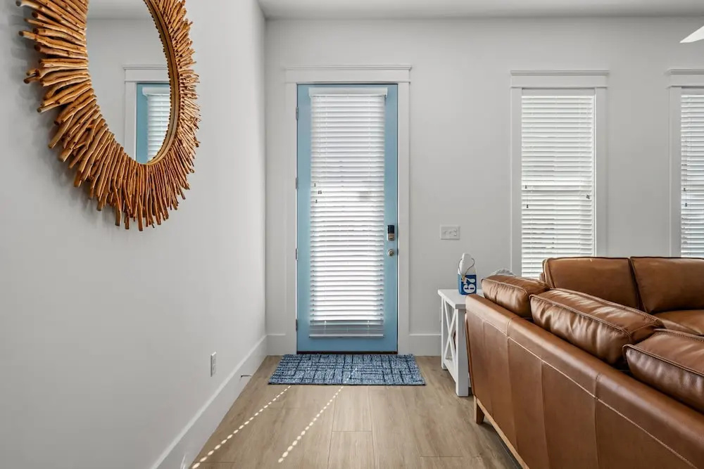 Spectacular 3br 4ba w/ Private Pool, 2 Min Walk to Beach - Sleeps 15!