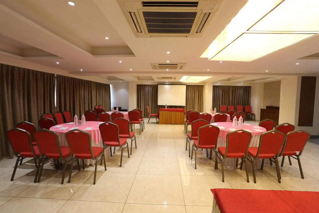 OYO Premium Vastrapur Lake