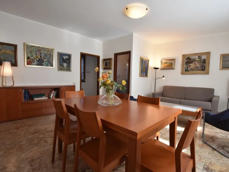 Apartment Casanas-1 by Interhome