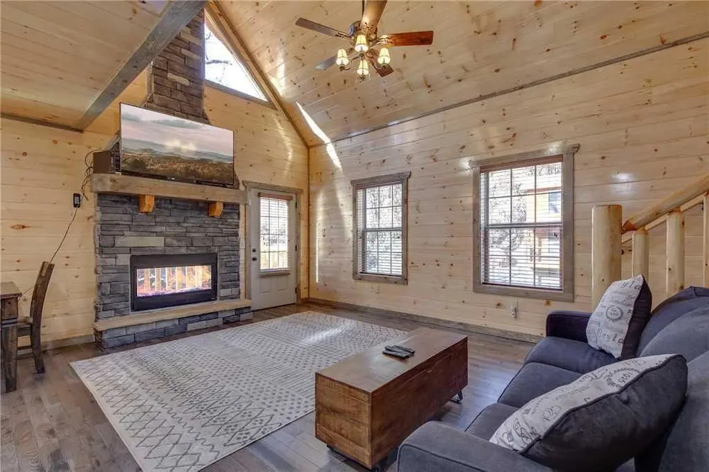 Mirror Pond - Four Bedroom Cabin