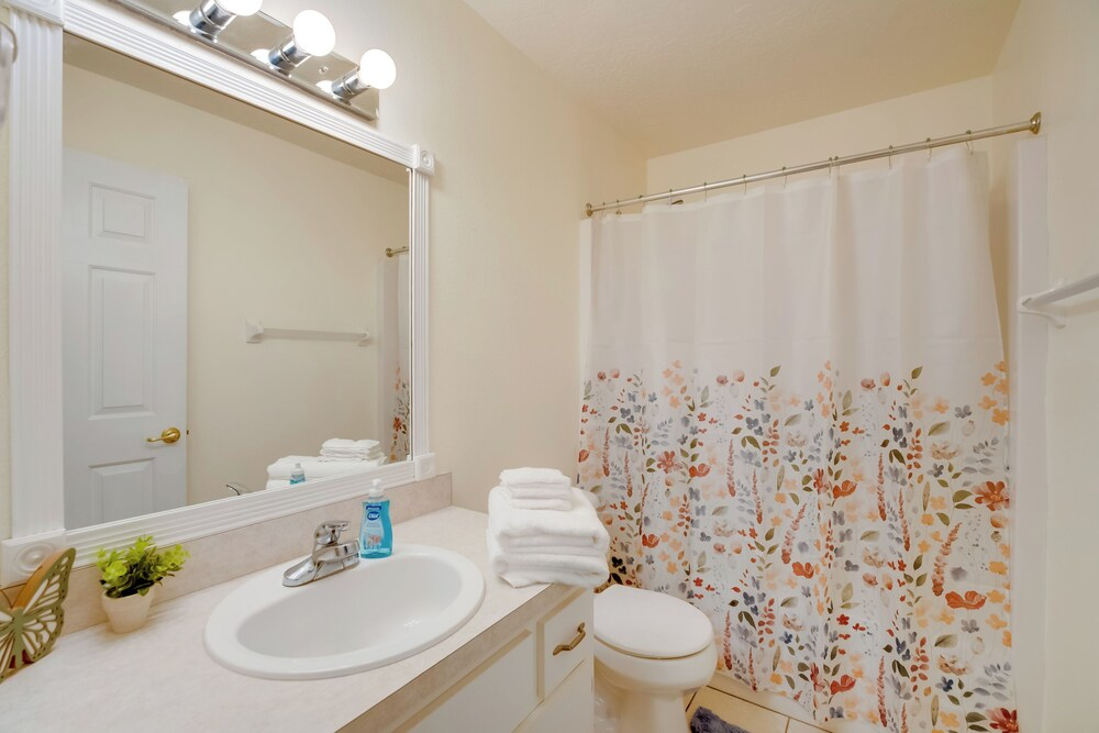 Steps From Crystal River: Crystal River Getaway!
