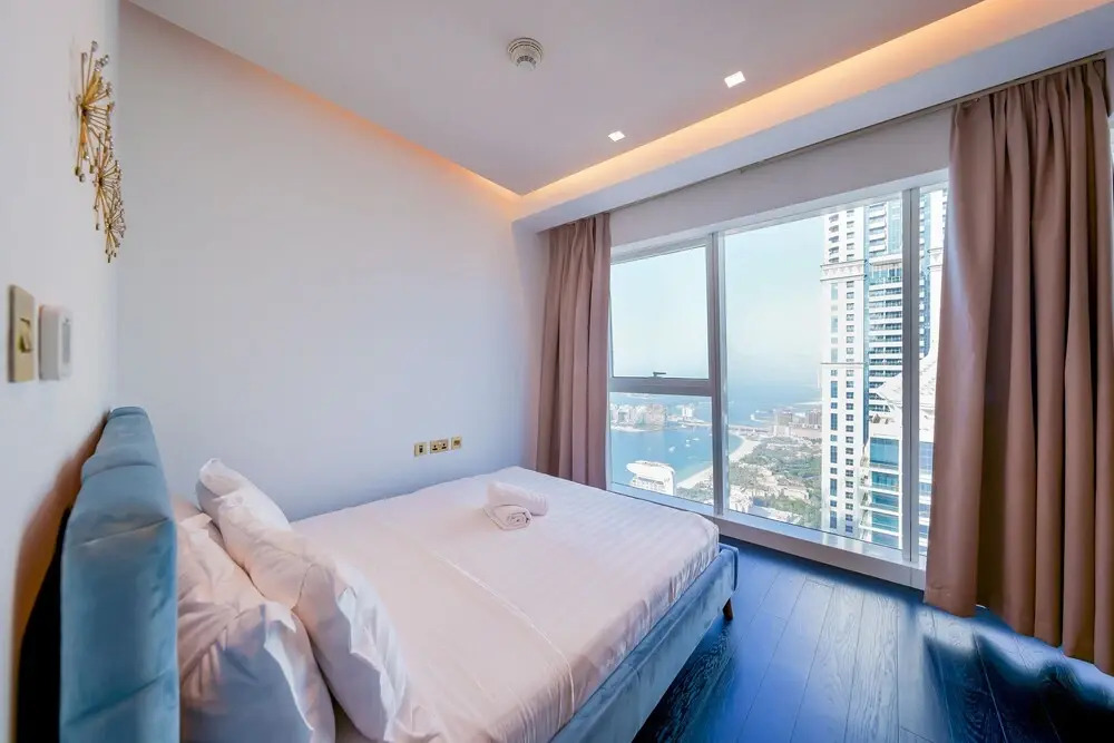 Tanin - Stunning Fendi Apt for 8 Facing Palm Jumeirah