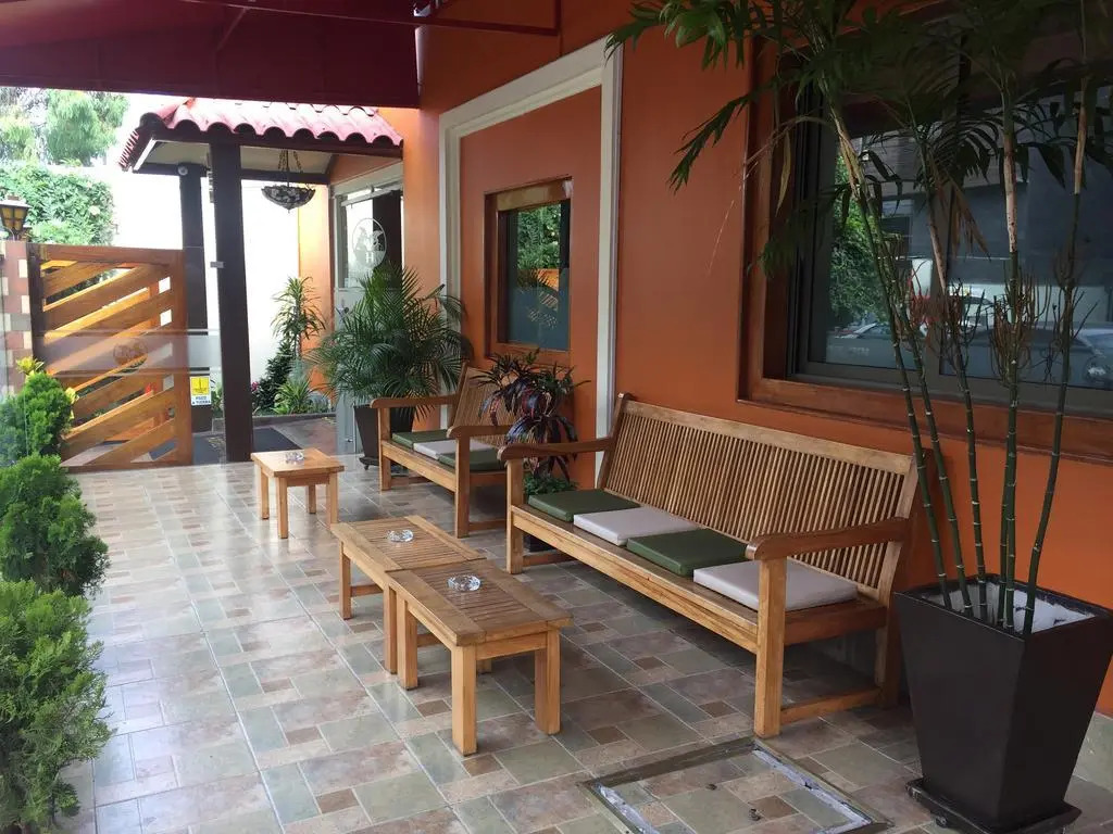 Hotel Tinkus Inn