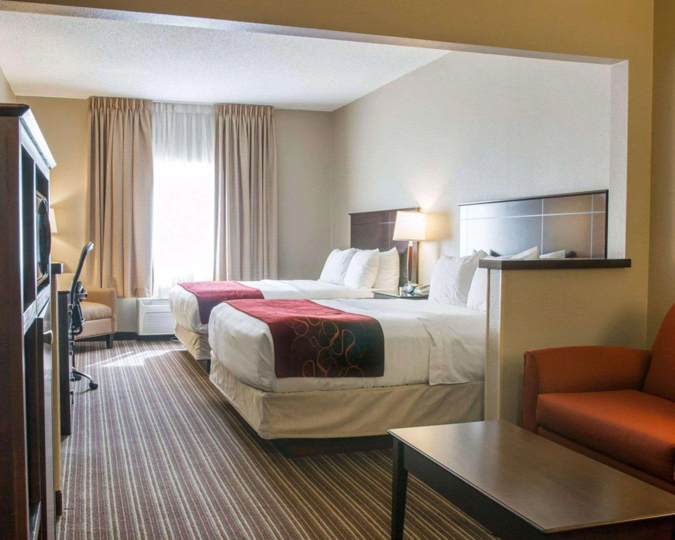 Comfort Suites Saginaw North