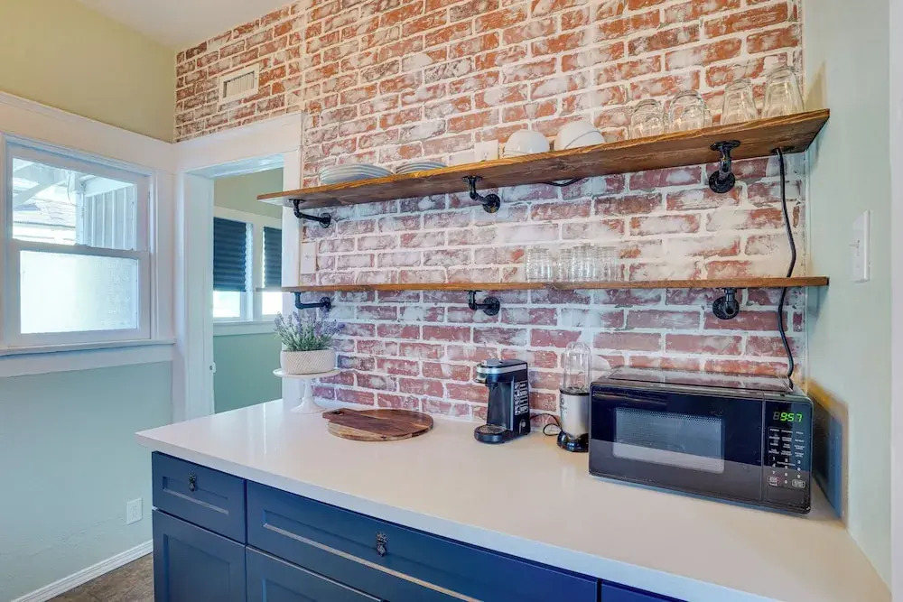 1 Mi to Dtwn! Bright Long Beach Apartment