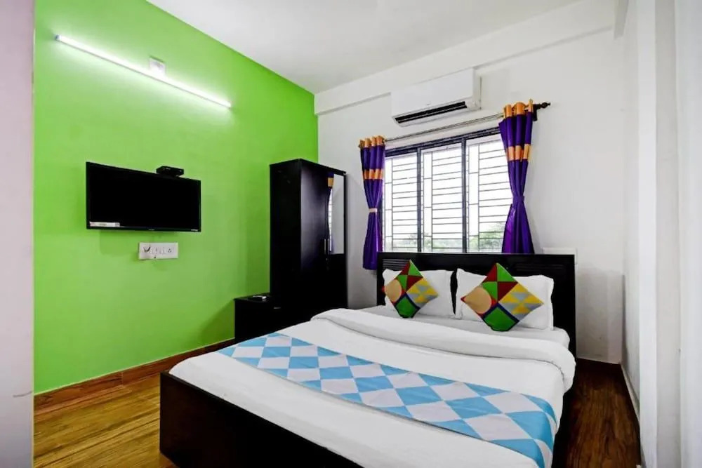 Goroomgo Relax Inn Newtown Kolkata