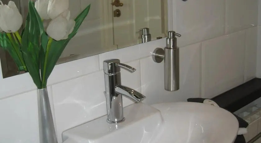 Boutique Hotel Synopsis