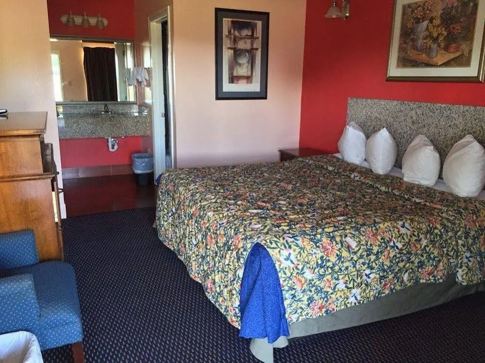 Deluxe Motel