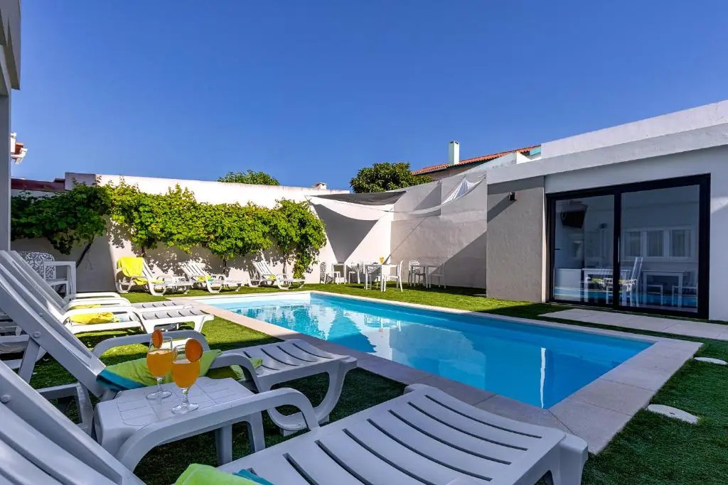Ilheu 25 Peniche House