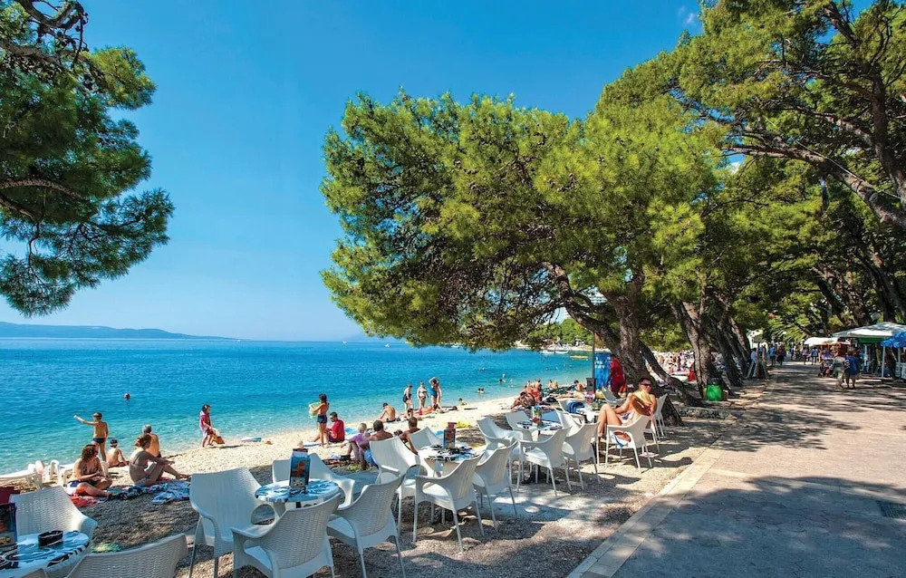 Beautiful Apartment in Makarska With 3 Bedrooms and Wifi