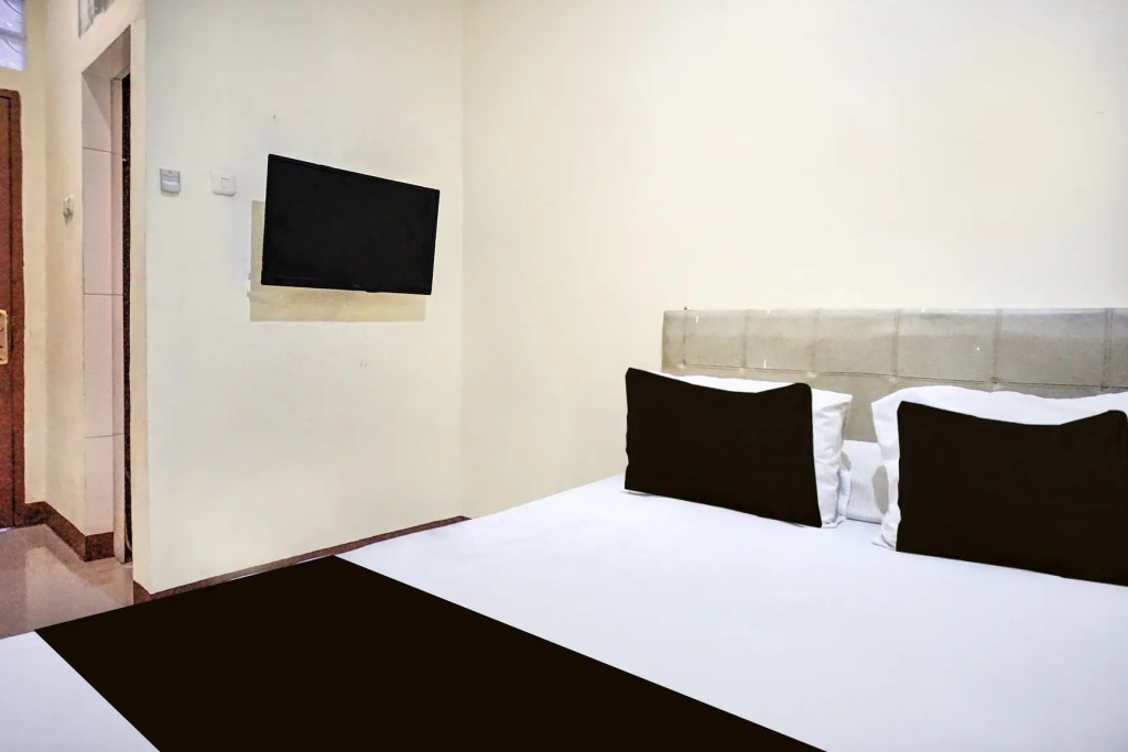 Hotel O Medan near Sun Plaza formerly Medan Baru House