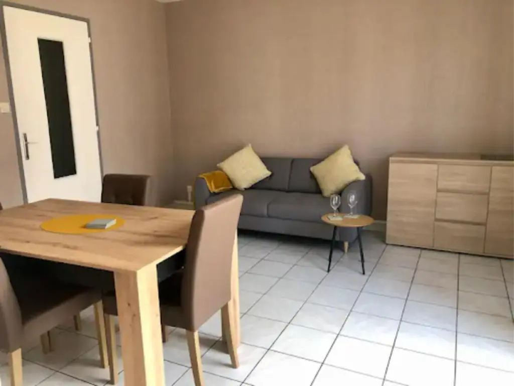 2 Bed Apartment Near the Coast & City Center