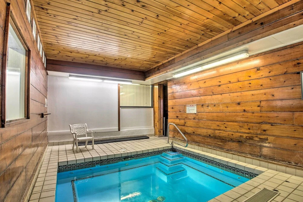 Loon Mountain Condo w/ Pool & Game Room Access!