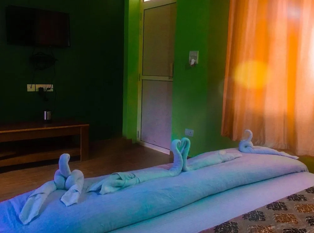 Siddhartha Greens Resort Bir Billing Amidst Tea Garden