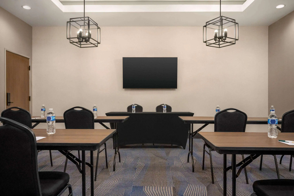 Hawthorn Extended Stay by Wyndham Del Rio