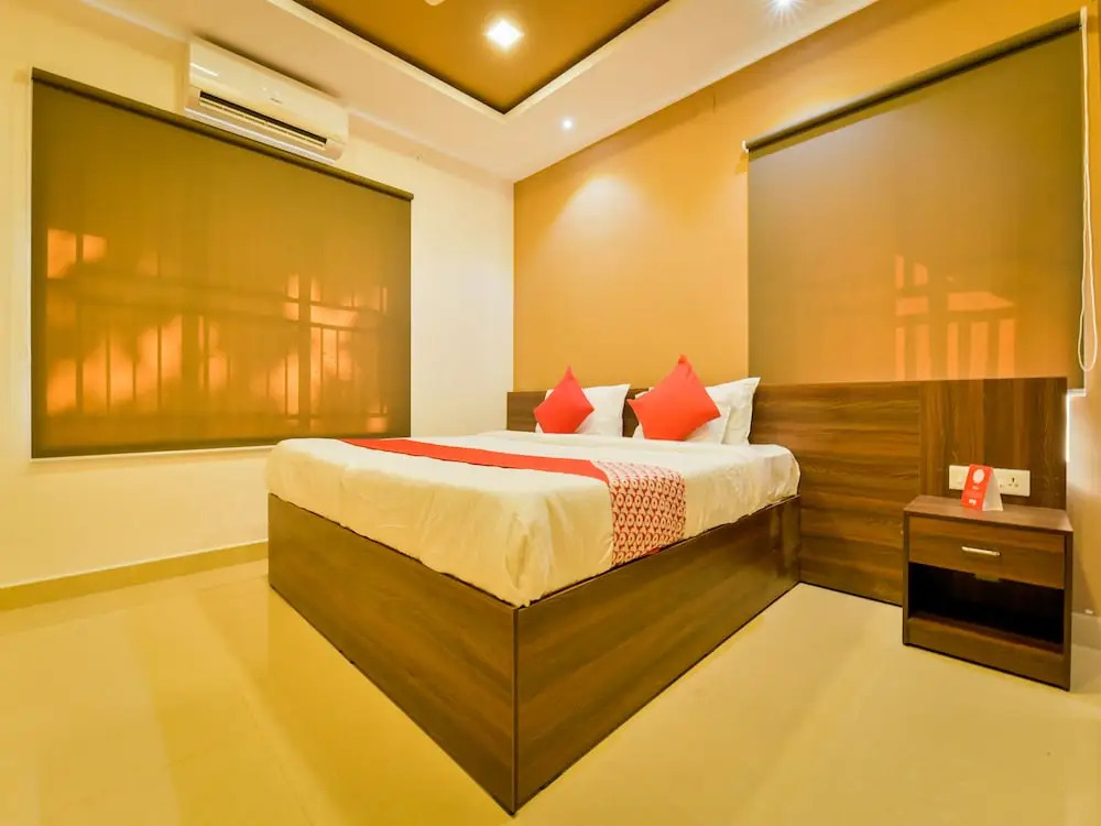 Kadavil Suites by OYO Rooms