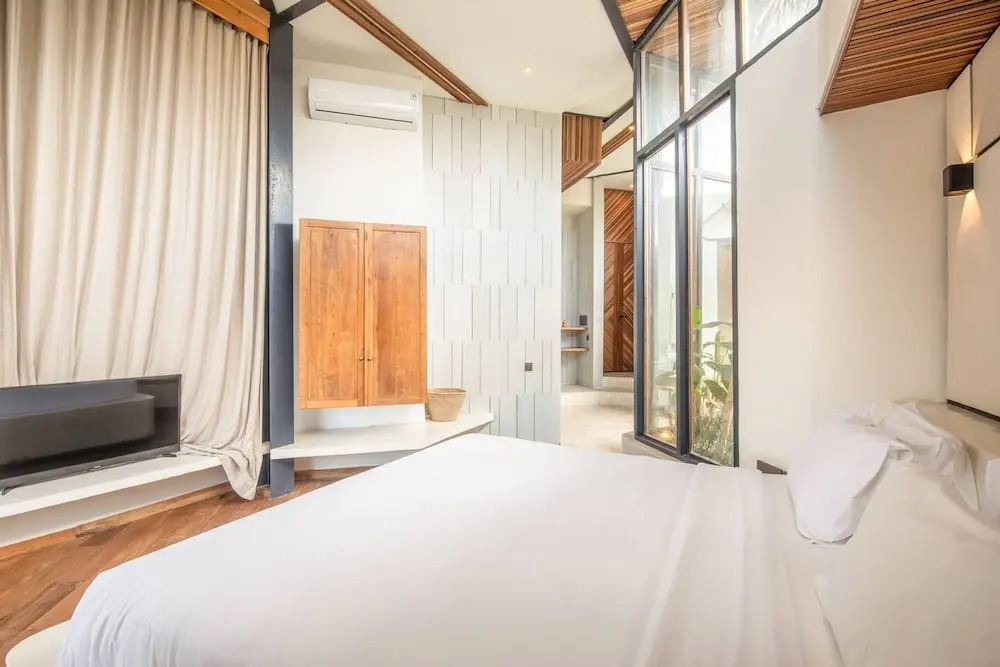 BAZ Villa 14 Studio 4 L 1BR Loft Art Deco Shared Pool 700m to Echo Beach