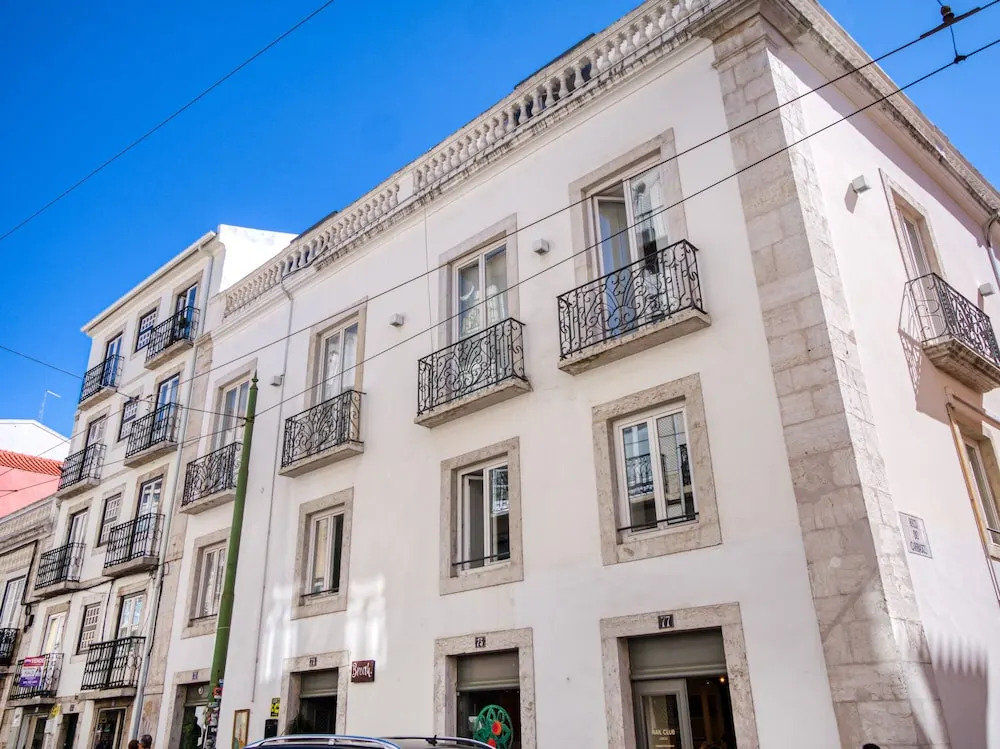 Lemonn Apartments