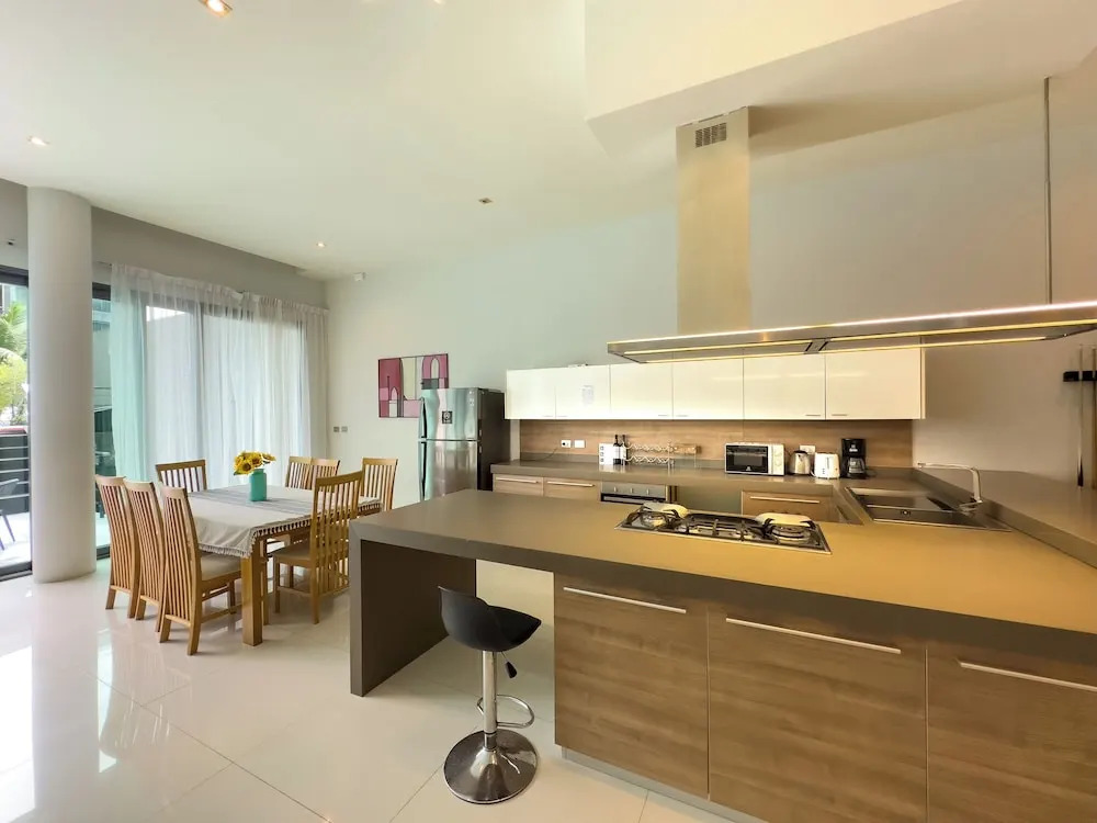 Fantastic SeaView 4br Private Pool Villa