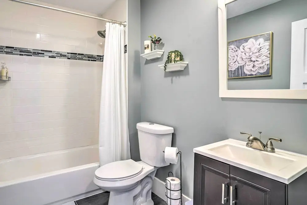 Pet-friendly Minneapolis Home ~ 6 Mi to Dtwn!