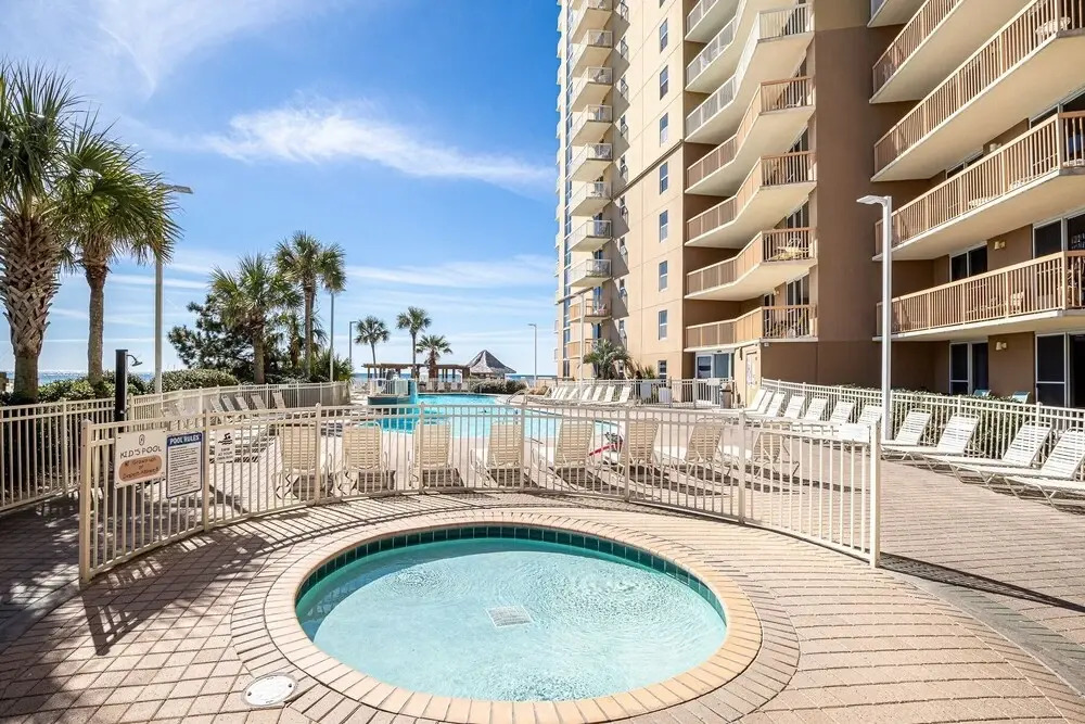 Pelican Beach 1811 1 Bedroom Condo by RedAwning