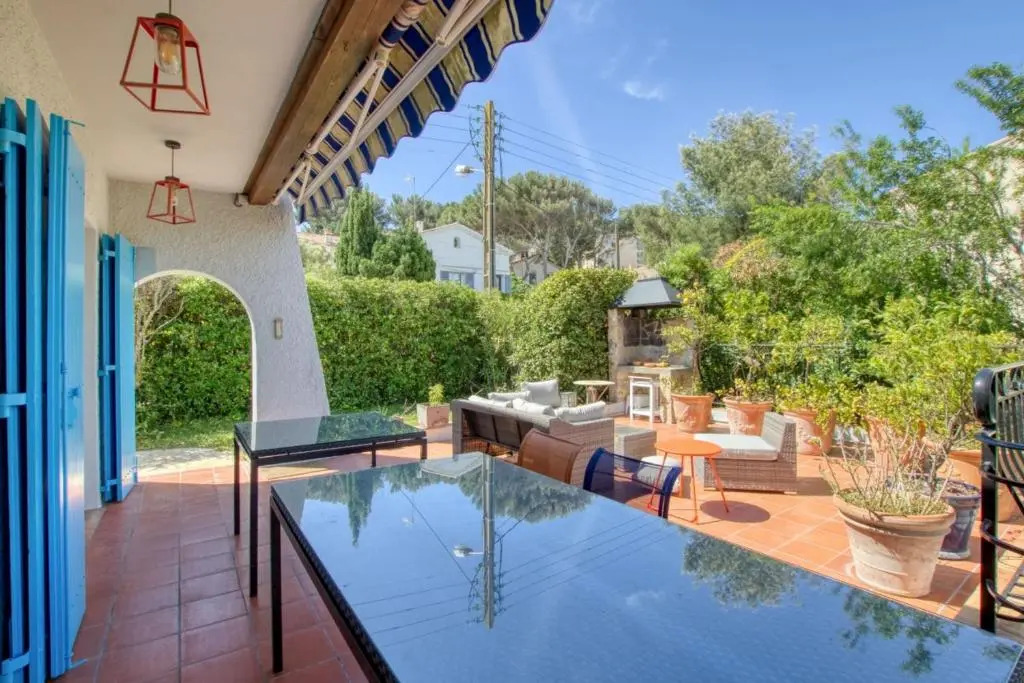 Elegant House with Terrace Garden And Pool