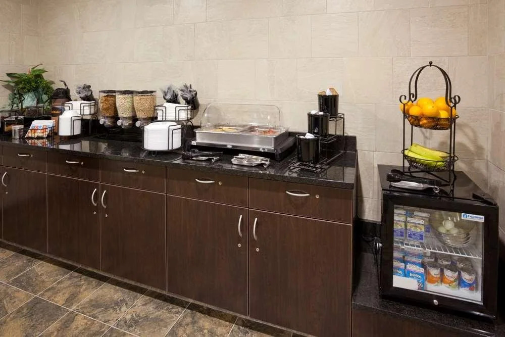 GrandStay Hotel & Suites Thief River Falls