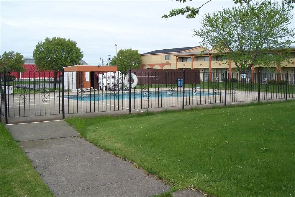 Americas Best Value Inn Niagara Falls