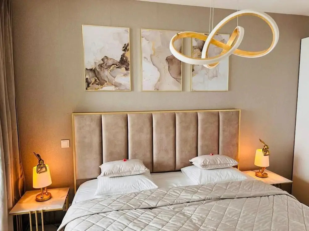 Green High-end Apartment Close to Metro, Uno-city, E-parking, Pool, Gym, Sauna