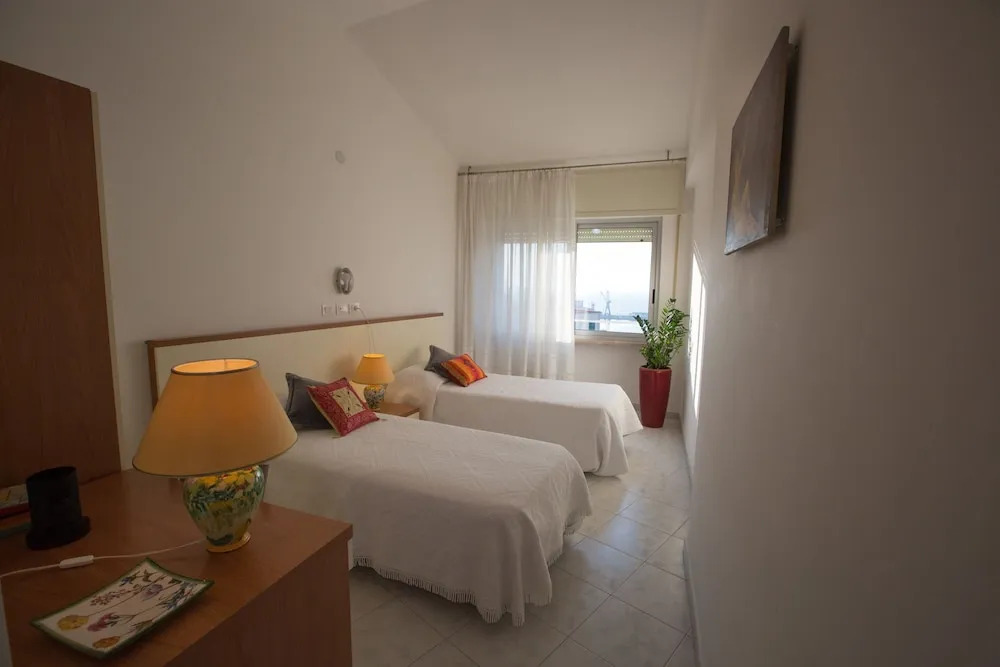 Vesuvian Inn