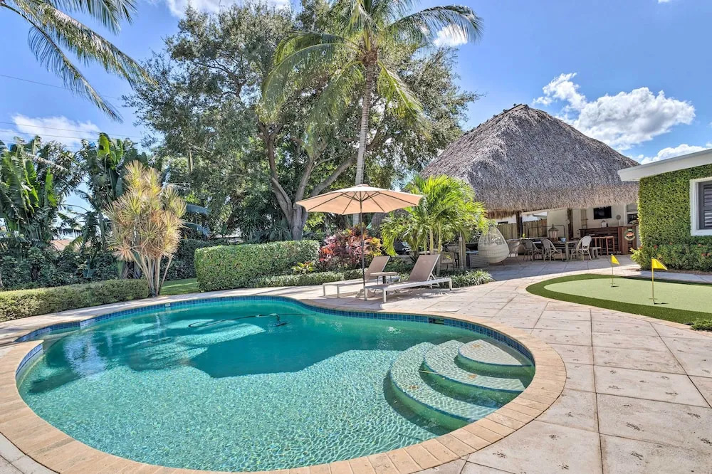 Poolside Paradise w/ Tropical Hut in Palm Beach