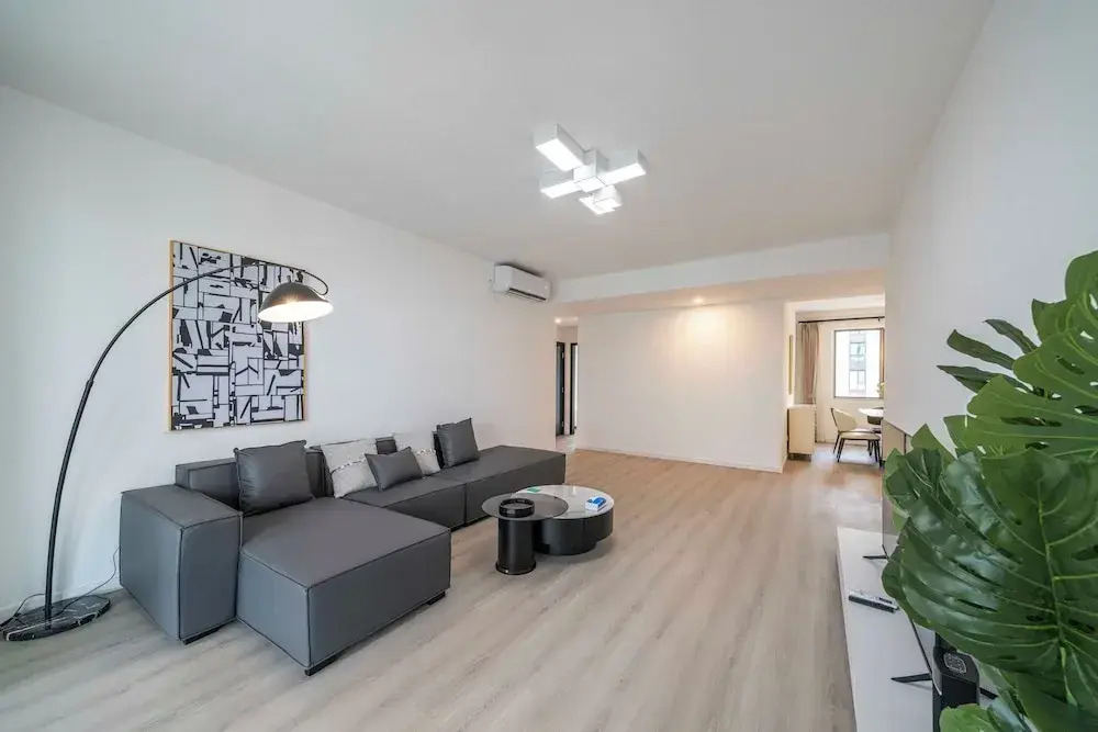 Tyms Spacious 3BR 2BA APT  Laishi Di