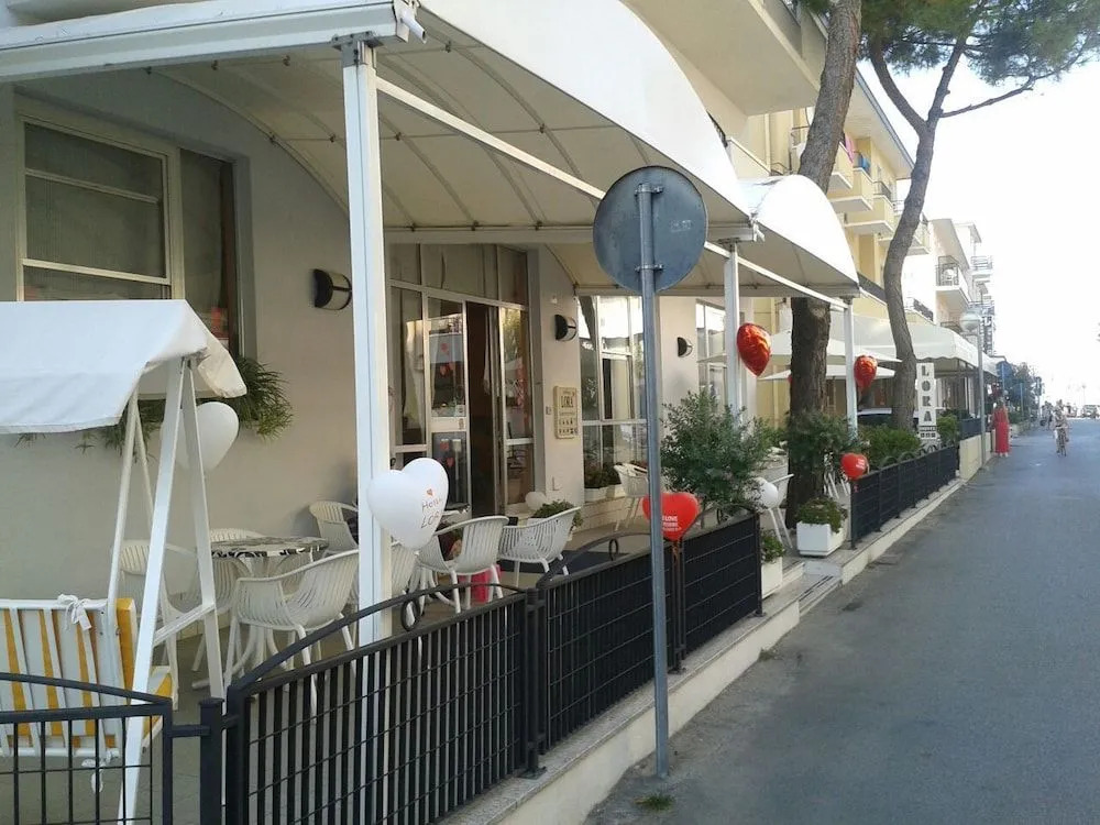Hotel Lora