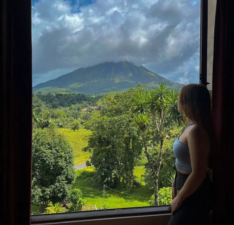 Arenal Roca Lodge