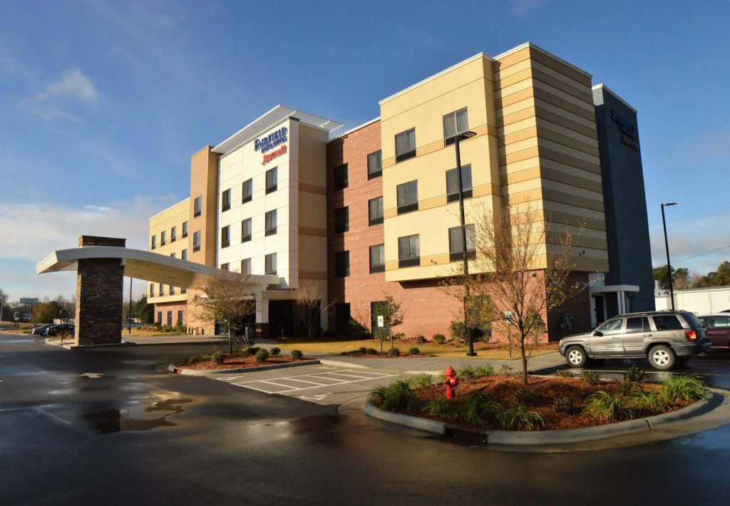 Fairfield Inn & Suites by Marriott Dunn I-95