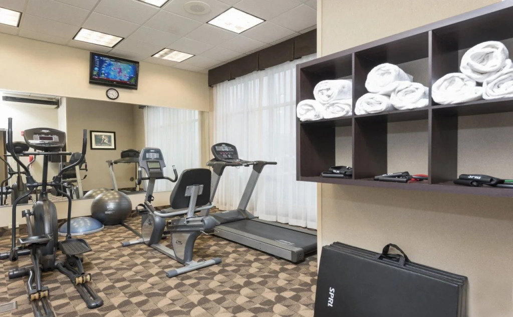 Holiday Inn Aurora North - Naperville by IHG