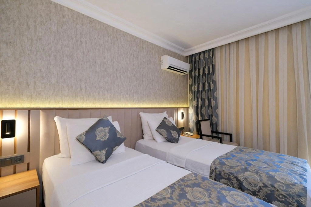 Kandelor Hotel