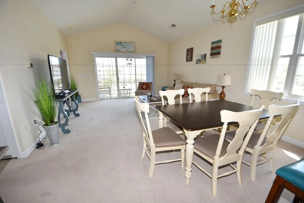 Wedgewood Apartment 834